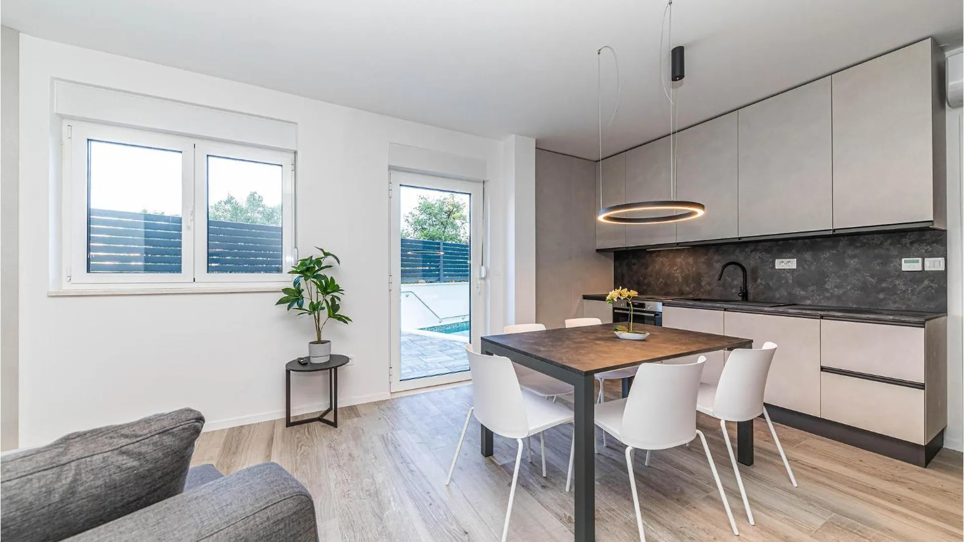2 Bedroom Gorgeous Apartment In Okrug Gornji Trogir Croatia