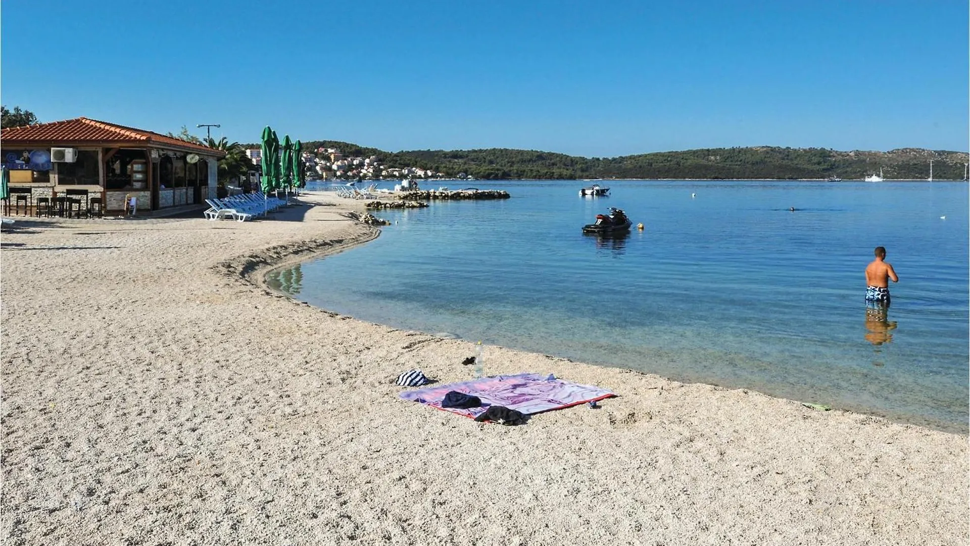2 Bedroom Gorgeous Apartment In Okrug Gornji Trogir