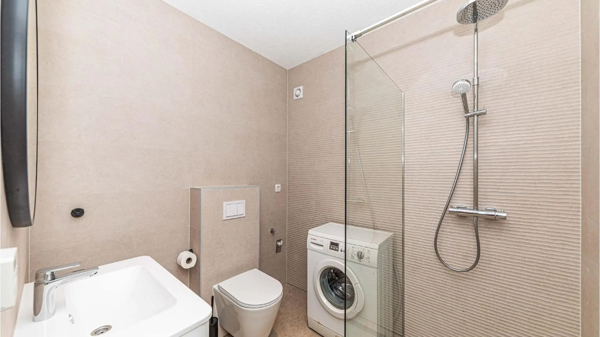 2 Bedroom Gorgeous Apartment In Okrug Gornji Trogir